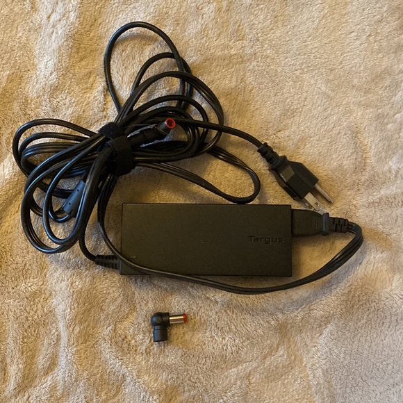 Targus universal wall power adapter for laptops with 2 plugs - Picture 1 of 8